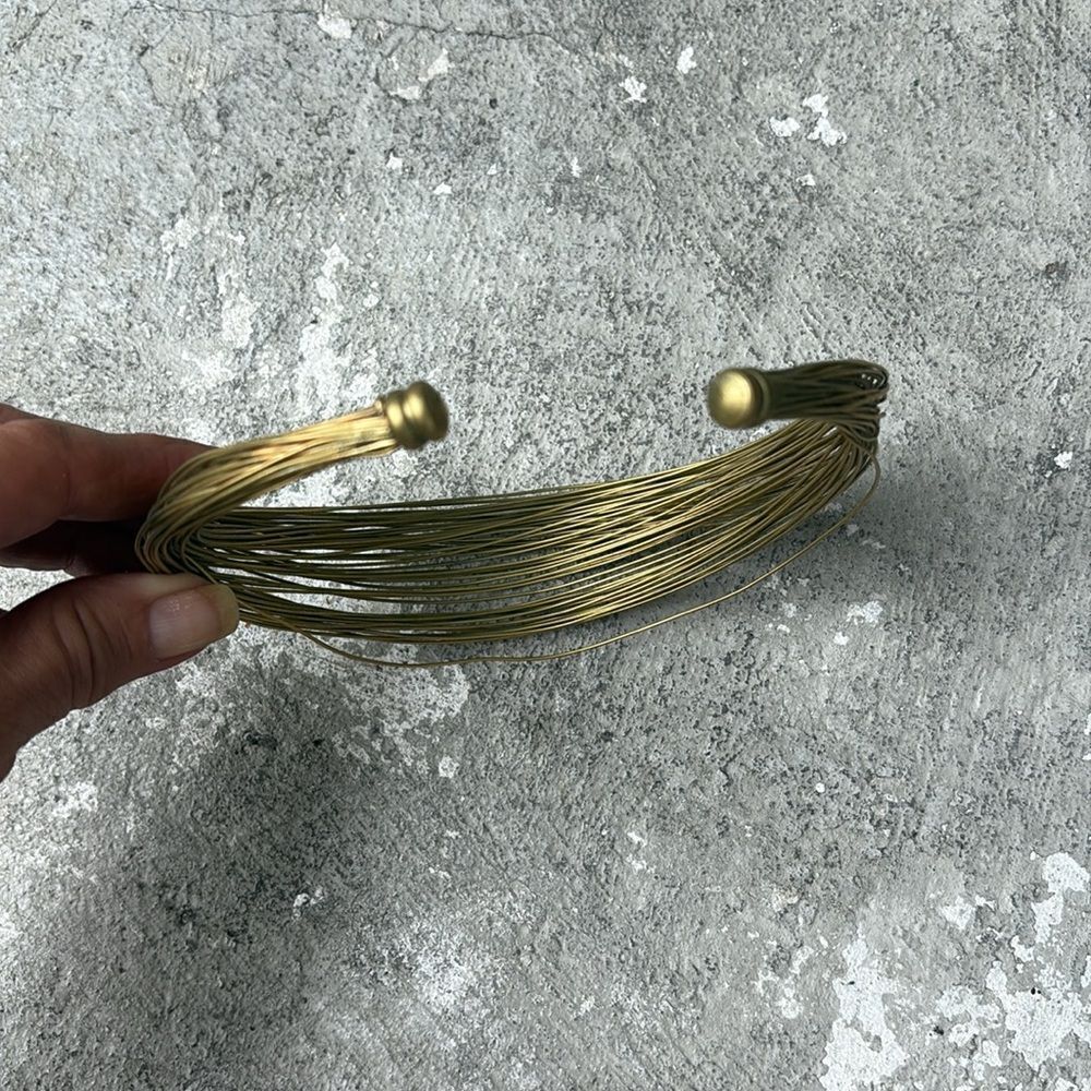 Gold statement necklace - Picture 3 of 5